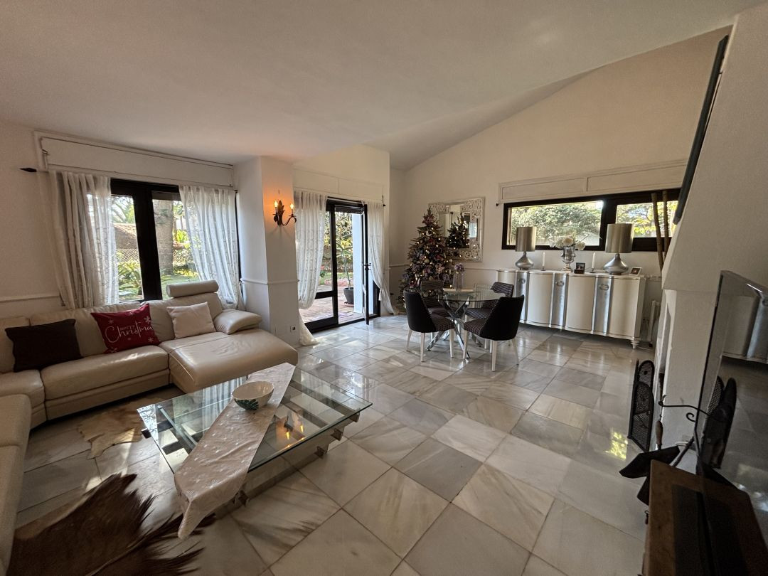 Se vende Villa - Chalet de 4 dormitorios en Costa Del Sol, Málaga, España