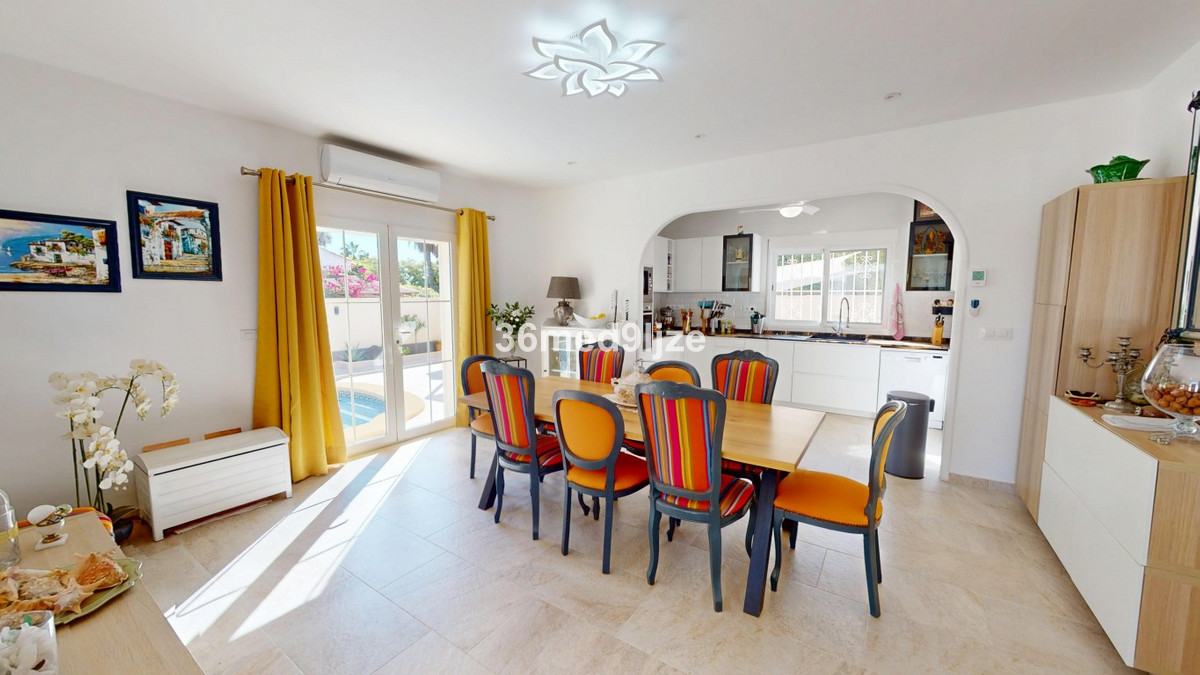 Se vende Villa - Chalet de 5 dormitorios en Costa Calida, Murcia, España