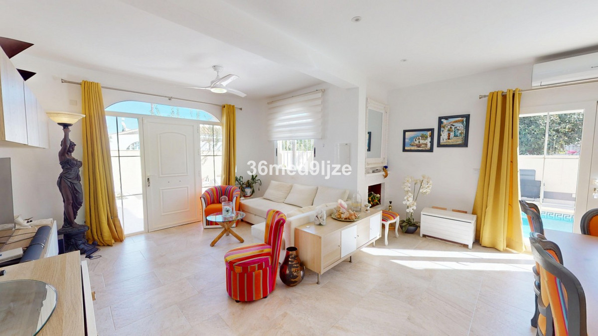Se vende Villa - Chalet de 5 dormitorios en Costa Calida, Murcia, España