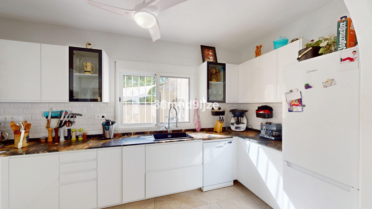Se vende Villa - Chalet de 5 dormitorios en Costa Calida, Murcia, España