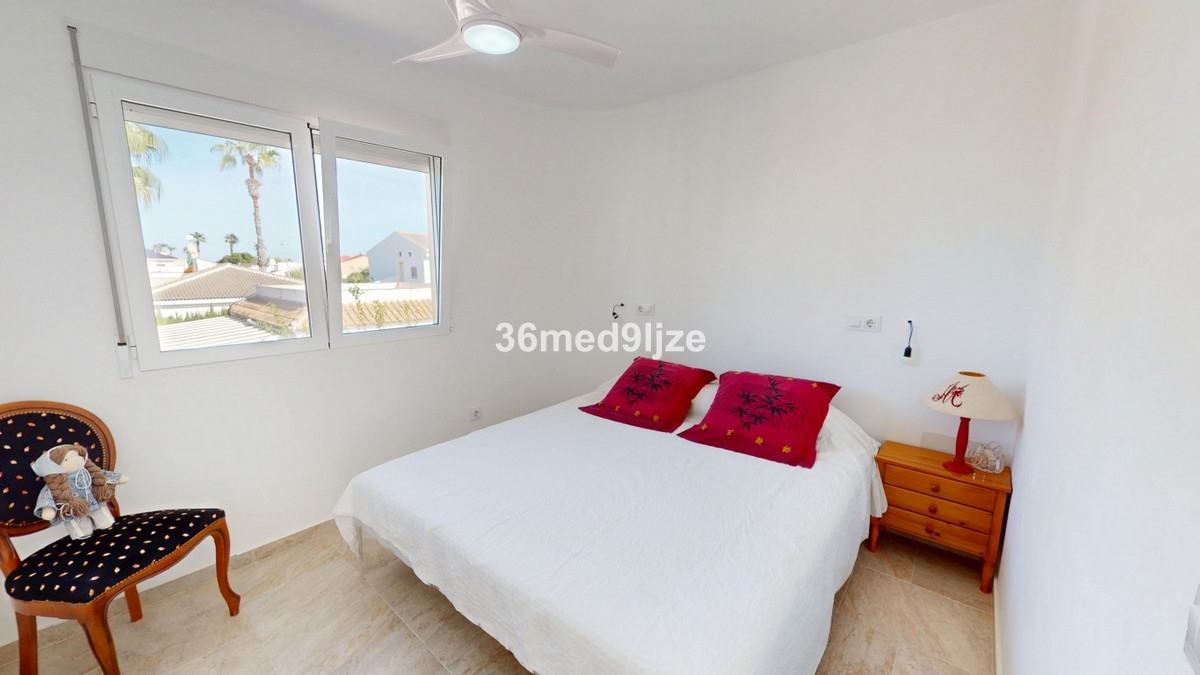 Se vende Villa - Chalet de 5 dormitorios en Costa Calida, Murcia, España