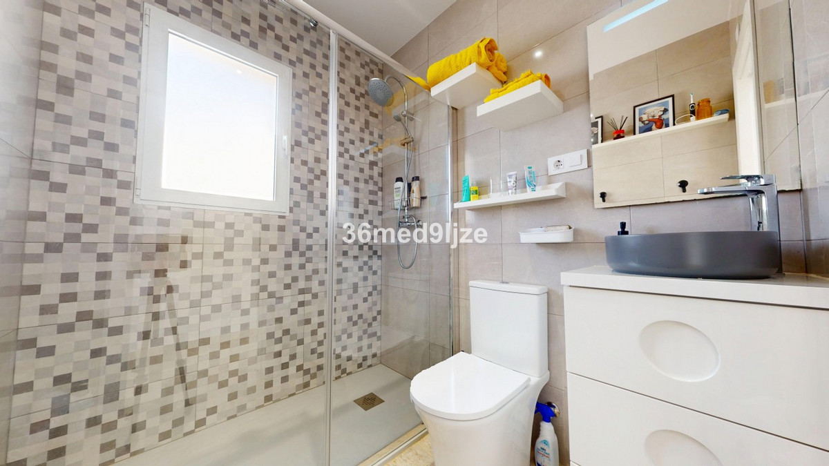 Se vende Villa - Chalet de 5 dormitorios en Costa Calida, Murcia, España
