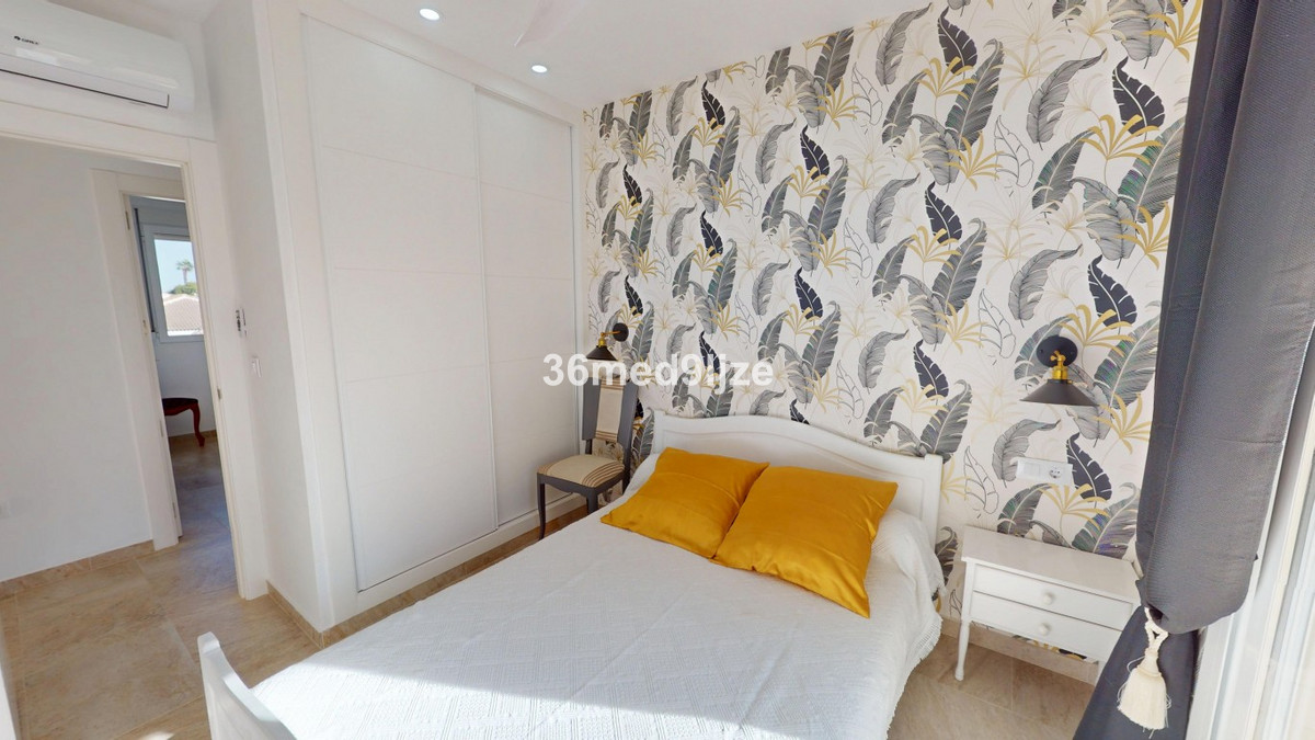 Se vende Villa - Chalet de 5 dormitorios en Costa Calida, Murcia, España