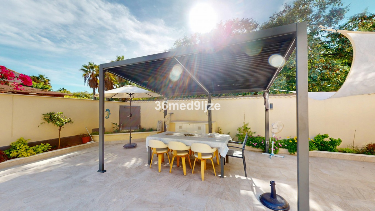 Se vende Villa - Chalet de 5 dormitorios en Costa Calida, Murcia, España