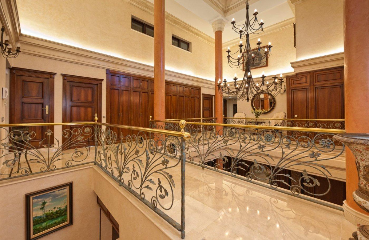 Se vende Villa - Chalet de 7 dormitorios en Costa Del Sol, Málaga, España