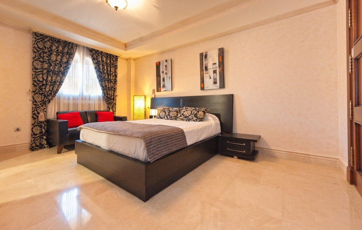 Se vende Villa - Chalet de 7 dormitorios en Costa Del Sol, Málaga, España
