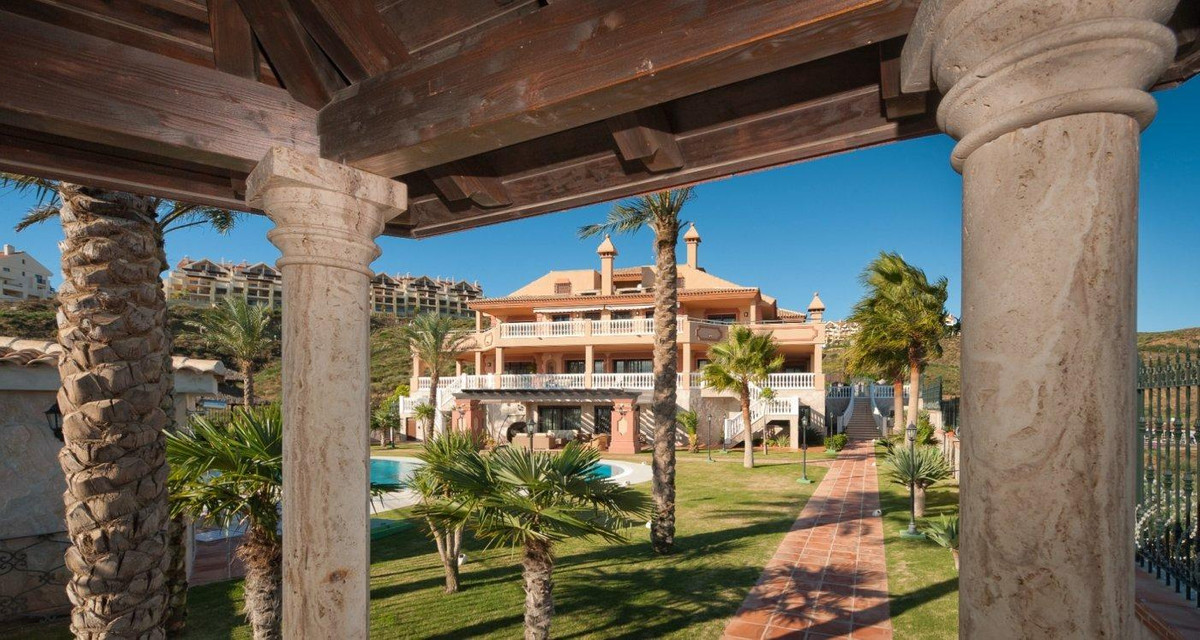 Se vende Villa - Chalet de 7 dormitorios en Costa Del Sol, Málaga, España