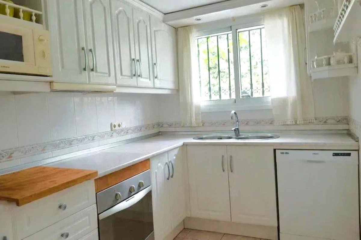 5 Bed Townhouse for sale in Cabopino Costa Del Sol, Málaga, Spain