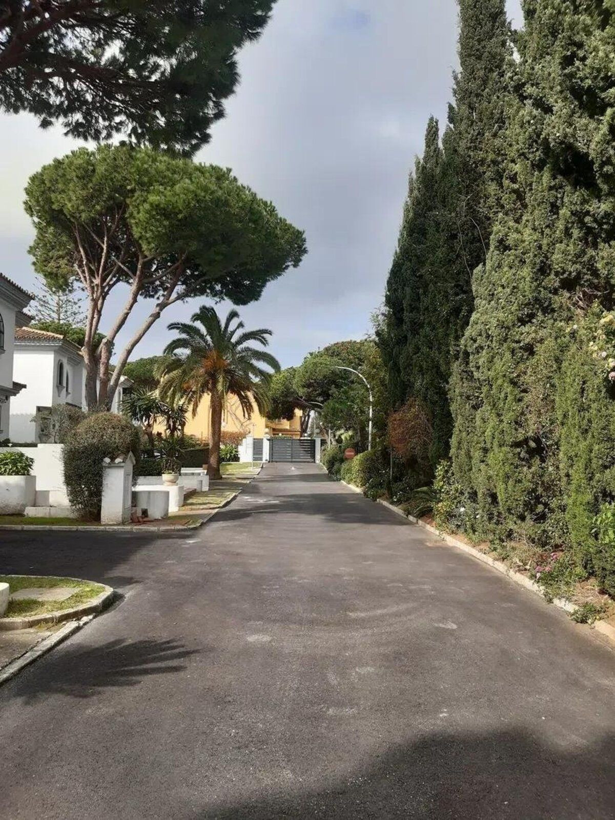 5 Bed Townhouse for sale in Cabopino Costa Del Sol, Málaga, Spain