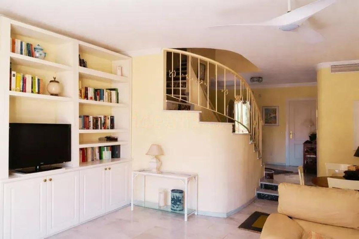 5 Bed Townhouse for sale in Cabopino Costa Del Sol, Málaga, Spain
