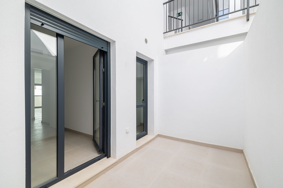 2 Bed Apartment for sale in Las Lagunas Costa Del Sol, Málaga, Spain