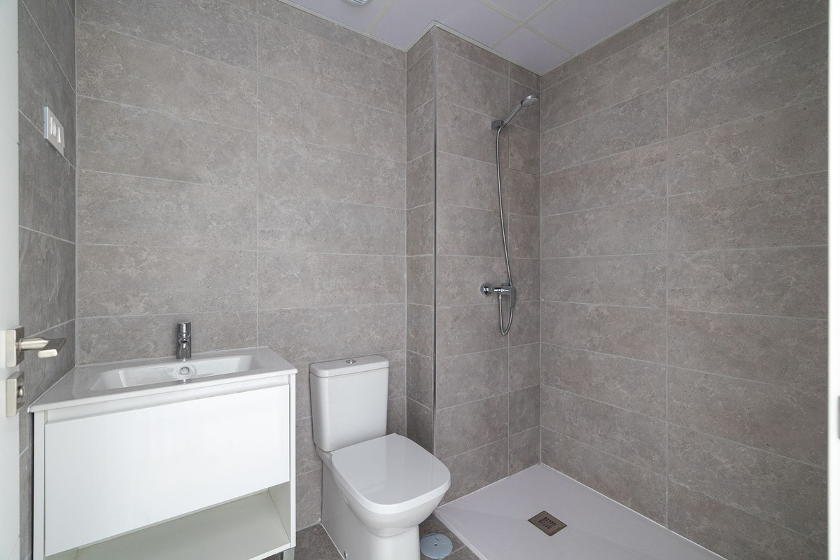 2 Bed Apartment for sale in Las Lagunas Costa Del Sol, Málaga, Spain