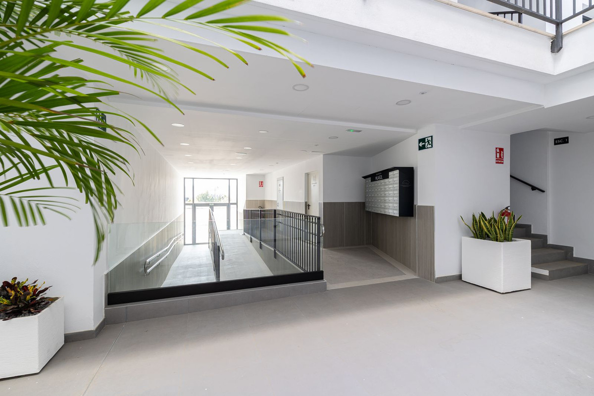 2 Bed Apartment for sale in Las Lagunas Costa Del Sol, Málaga, Spain
