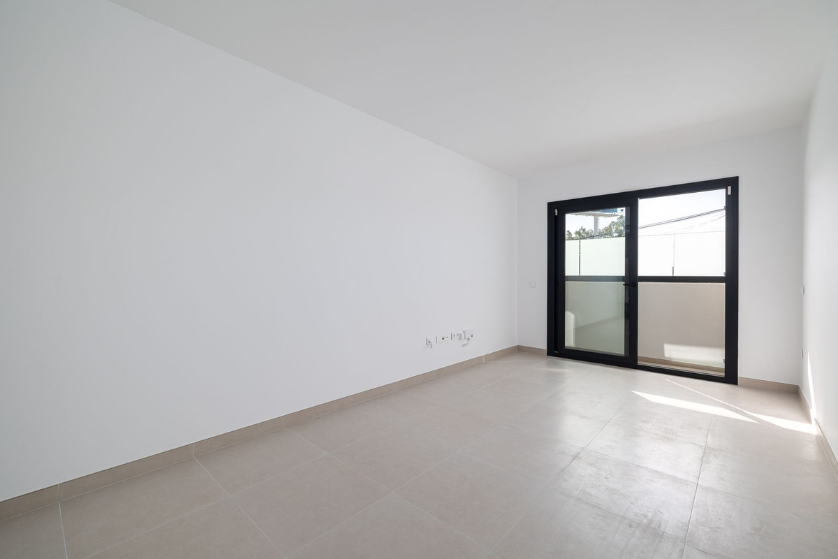 2 Bed Apartment for sale in Las Lagunas Costa Del Sol, Málaga, Spain