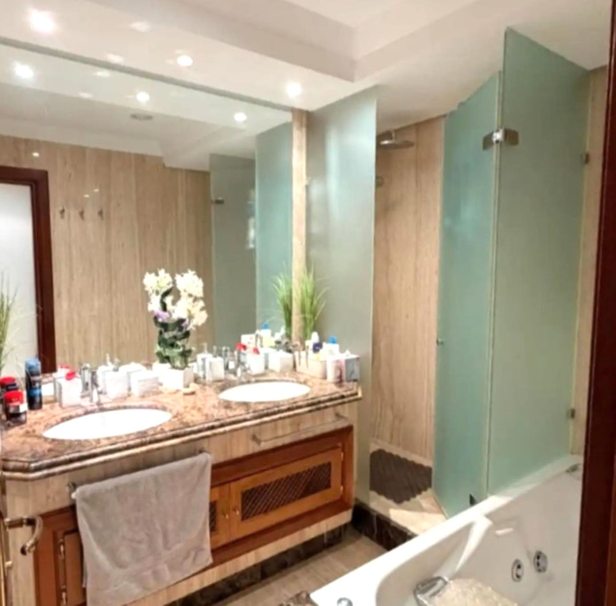 Se vende Apartamento Planta Baja de 3 dormitorios en Costa Del Sol, Málaga, España