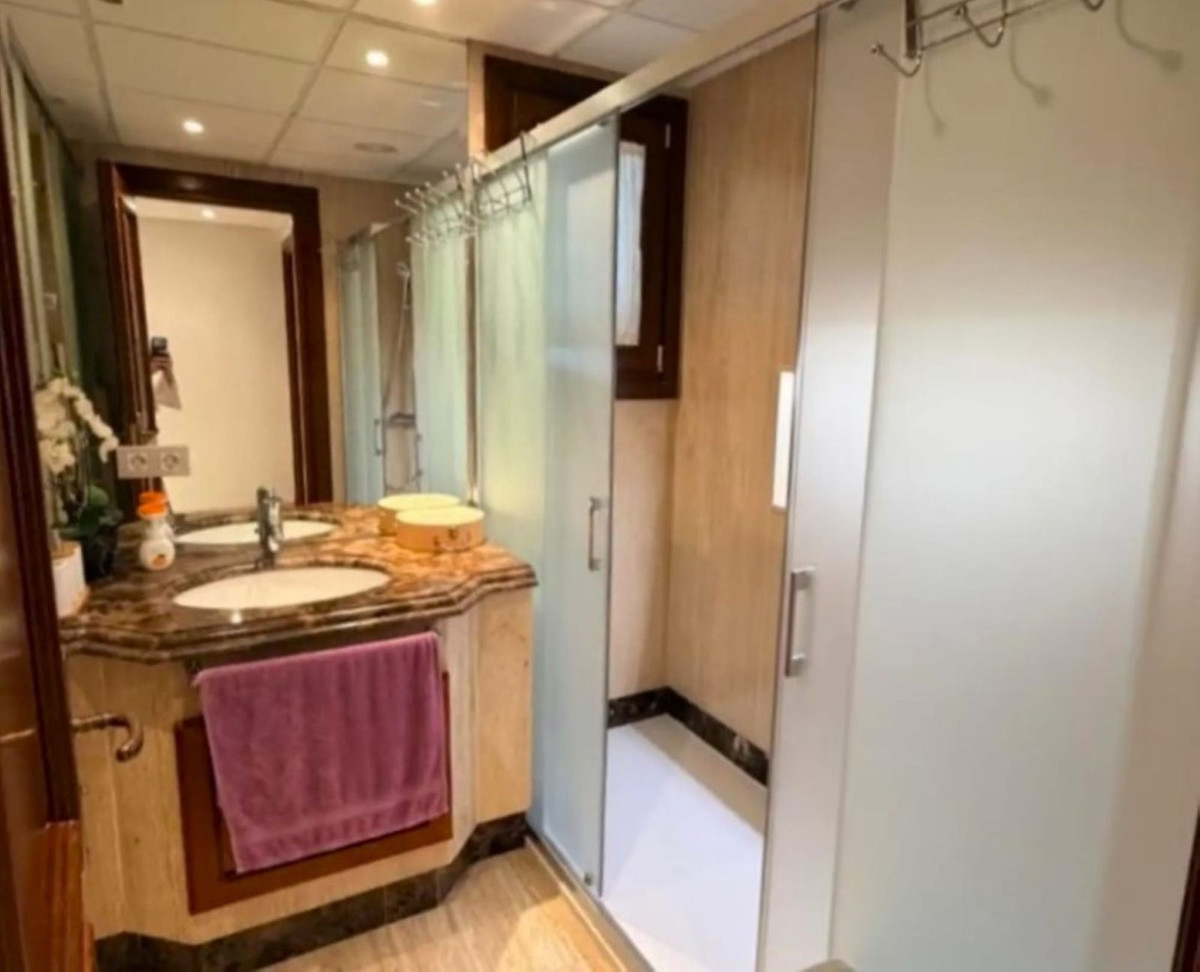 Se vende Apartamento Planta Baja de 3 dormitorios en Costa Del Sol, Málaga, España