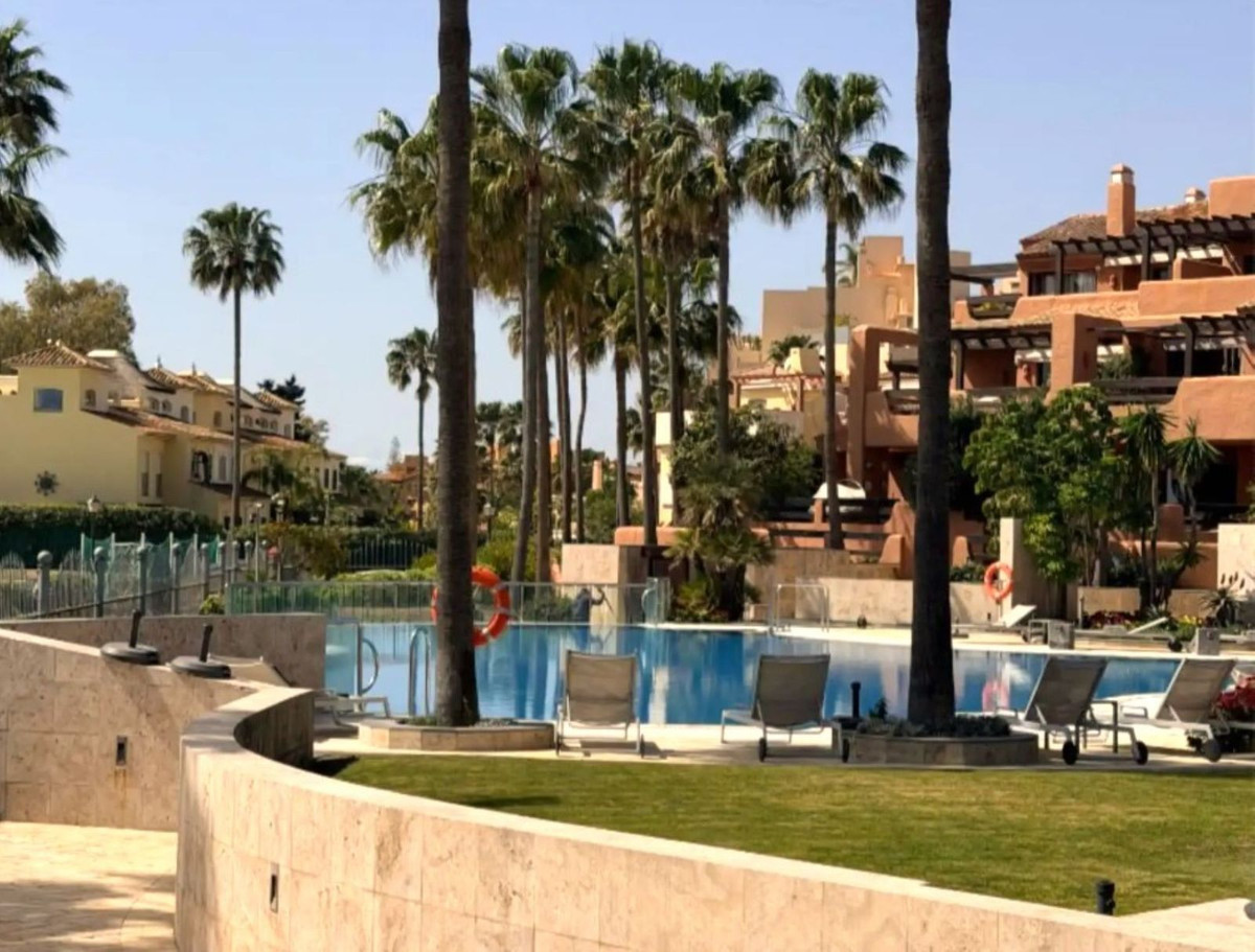 Se vende Apartamento Planta Baja de 3 dormitorios en Costa Del Sol, Málaga, España