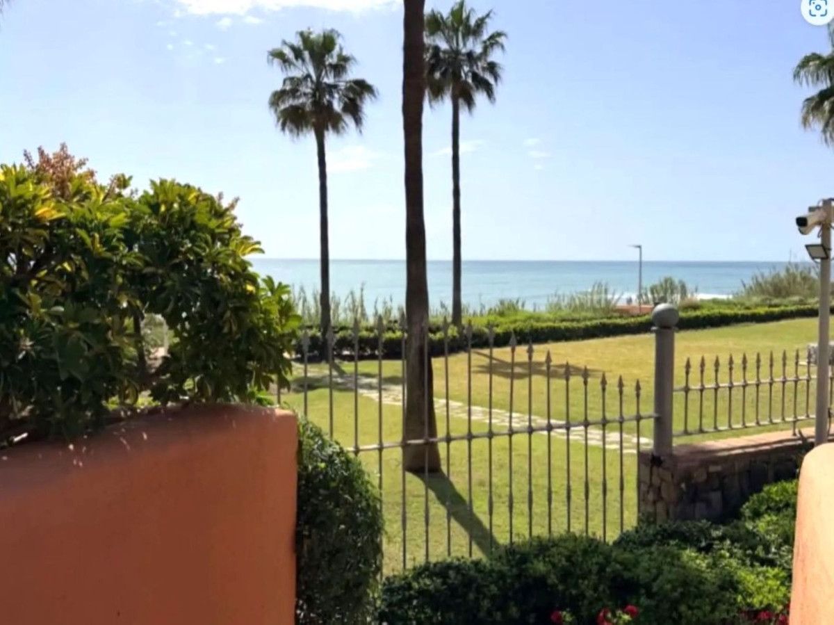 Se vende Apartamento Planta Baja de 3 dormitorios en Costa Del Sol, Málaga, España