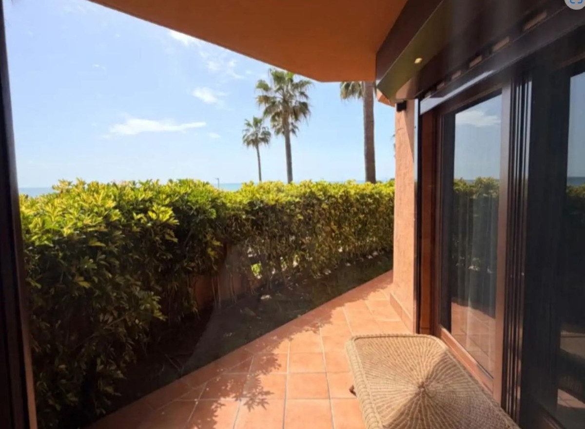 Se vende Apartamento Planta Baja de 3 dormitorios en Costa Del Sol, Málaga, España
