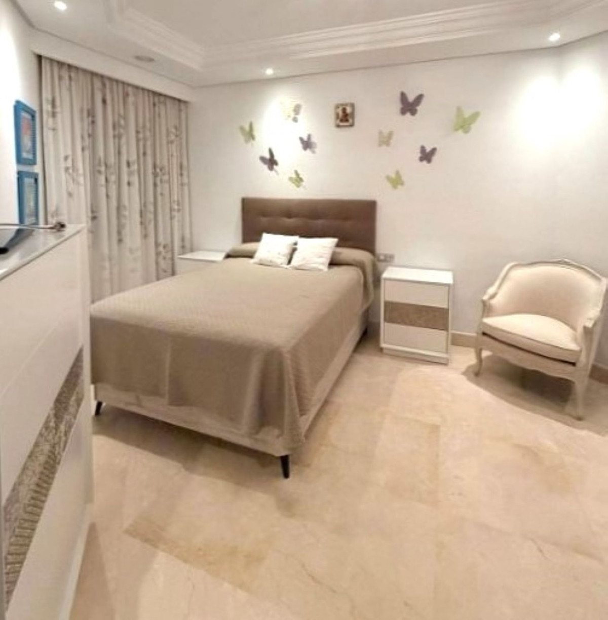 3 Bed Apartment for sale in Estepona Costa Del Sol, Málaga, Spain