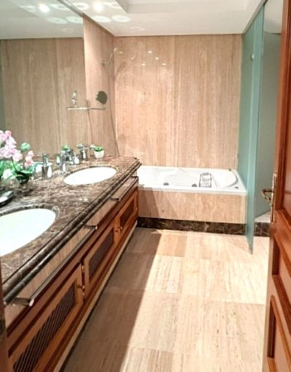 3 Bed Apartment for sale in Estepona Costa Del Sol, Málaga, Spain