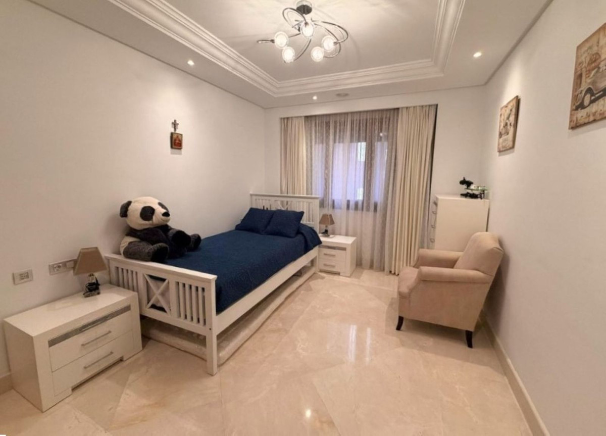 3 Bed Apartment for sale in Estepona Costa Del Sol, Málaga, Spain
