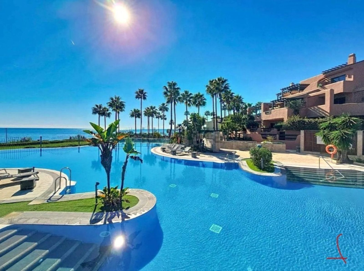 3 Bed Apartment for sale in Estepona Costa Del Sol, Málaga, Spain