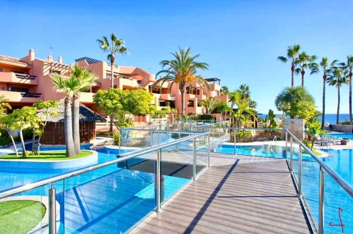 2 Bed Apartment for sale in Estepona Costa Del Sol, Málaga, Spain