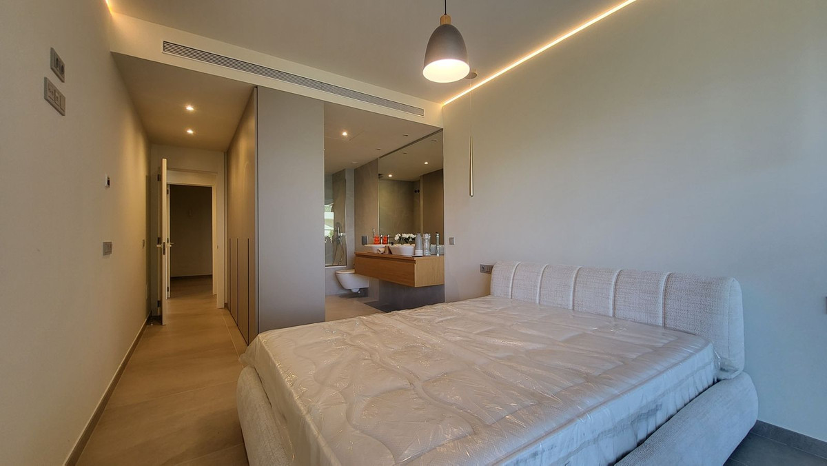 2 Bed Apartment for sale in Higueron Costa Del Sol, Málaga, Spain