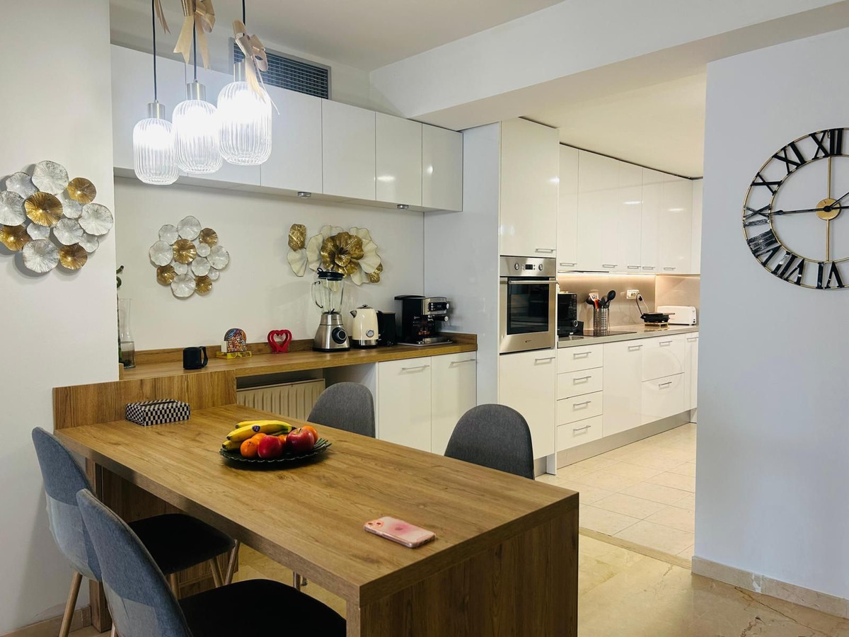 Se vende Apartamento en Planta Última de 3 dormitorios en Costa Del Sol, Málaga, España