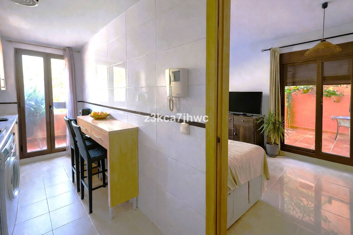 1 Bed Apartment for sale in Estepona Costa Del Sol, Málaga, Spain