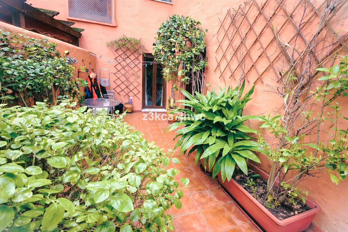 1 Bed Apartment for sale in Estepona Costa Del Sol, Málaga, Spain