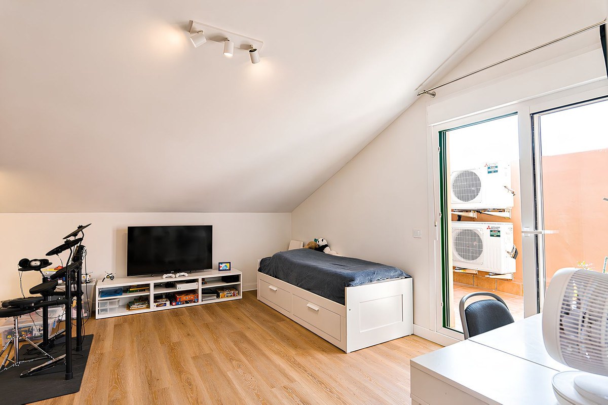 3 Bed Apartment for sale in Torreblanca Costa Del Sol, Málaga, Spain