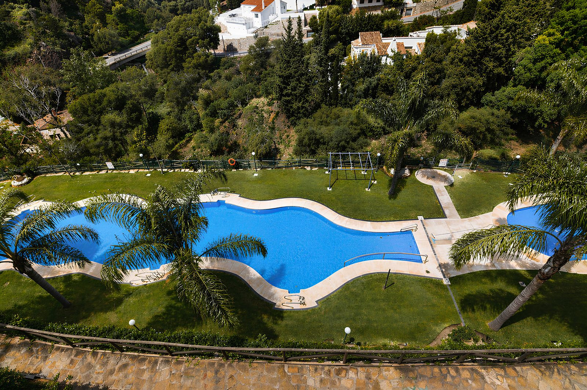 3 Bed Apartment for sale in Torreblanca Costa Del Sol, Málaga, Spain