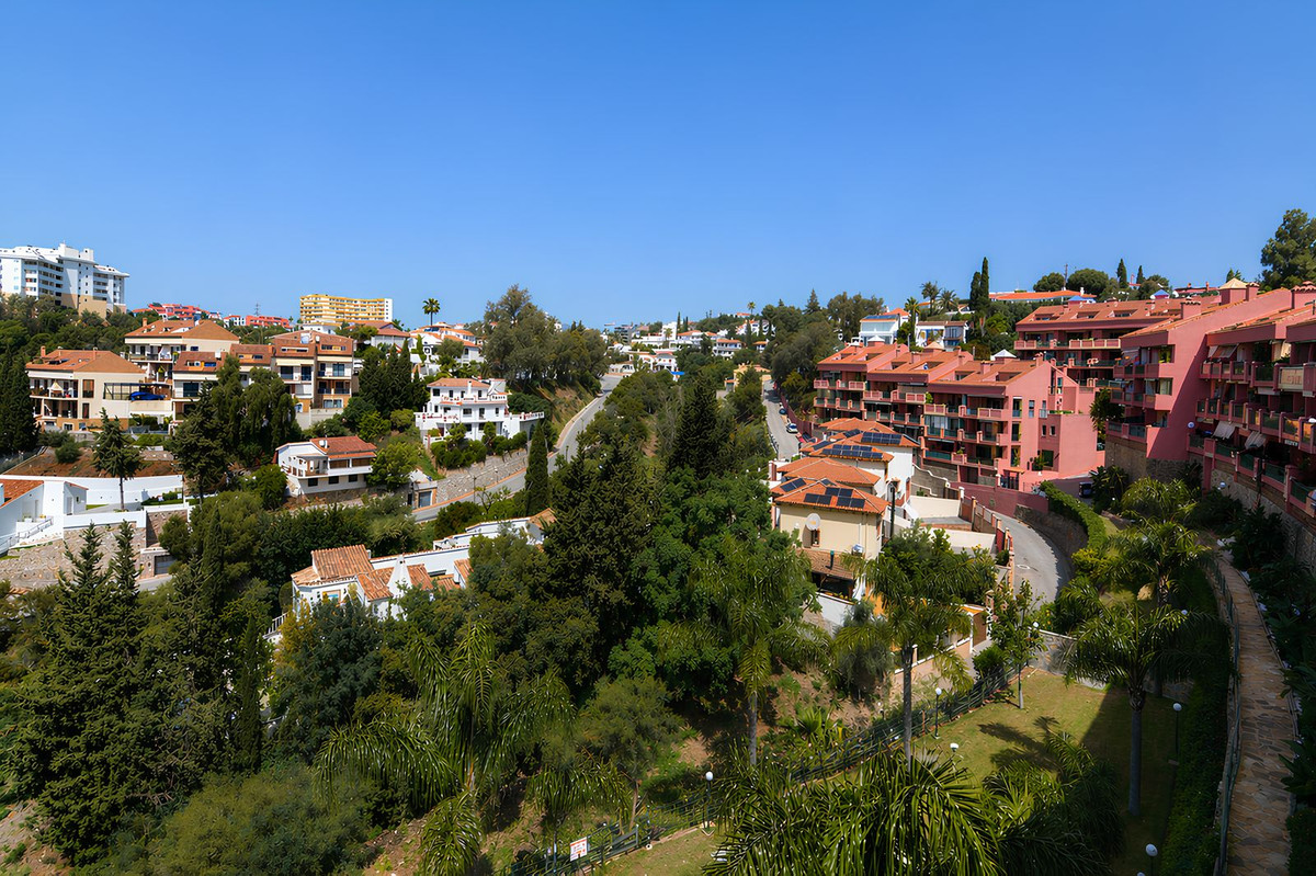 3 Bed Apartment for sale in Torreblanca Costa Del Sol, Málaga, Spain