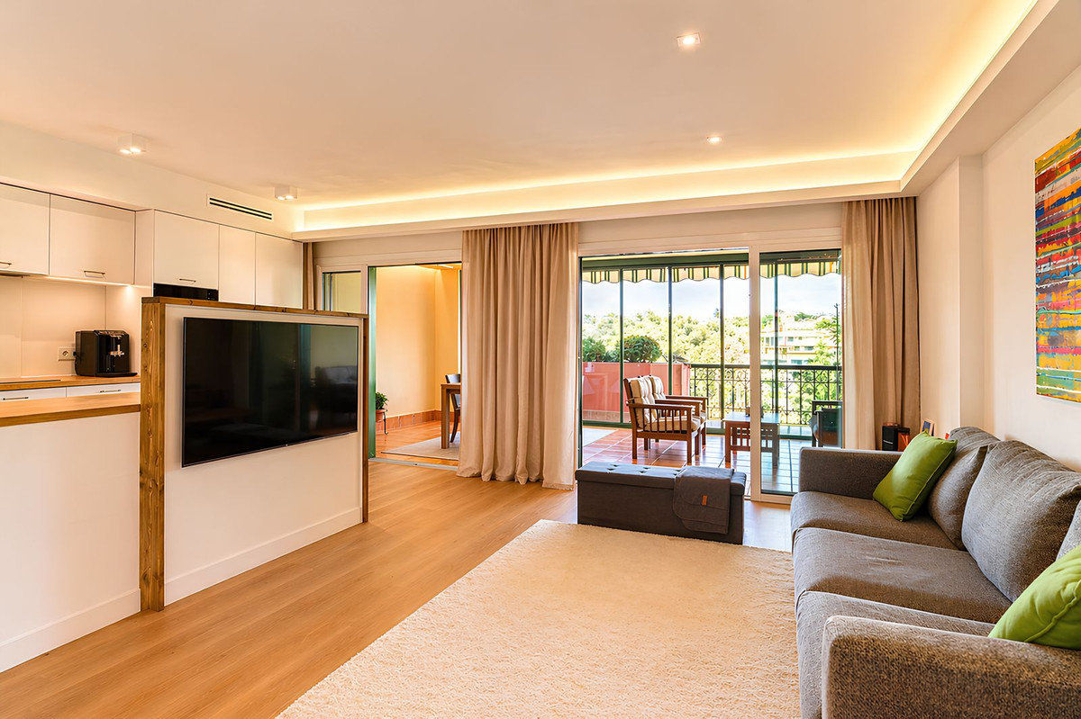 3 Bed Apartment for sale in Torreblanca Costa Del Sol, Málaga, Spain
