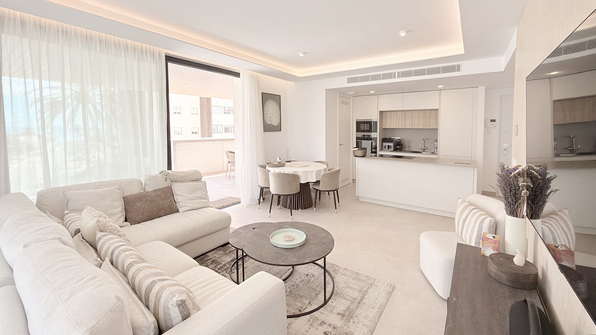 Se vende Apartamento Planta Media de 2 dormitorios en Costa Del Sol, Málaga, España