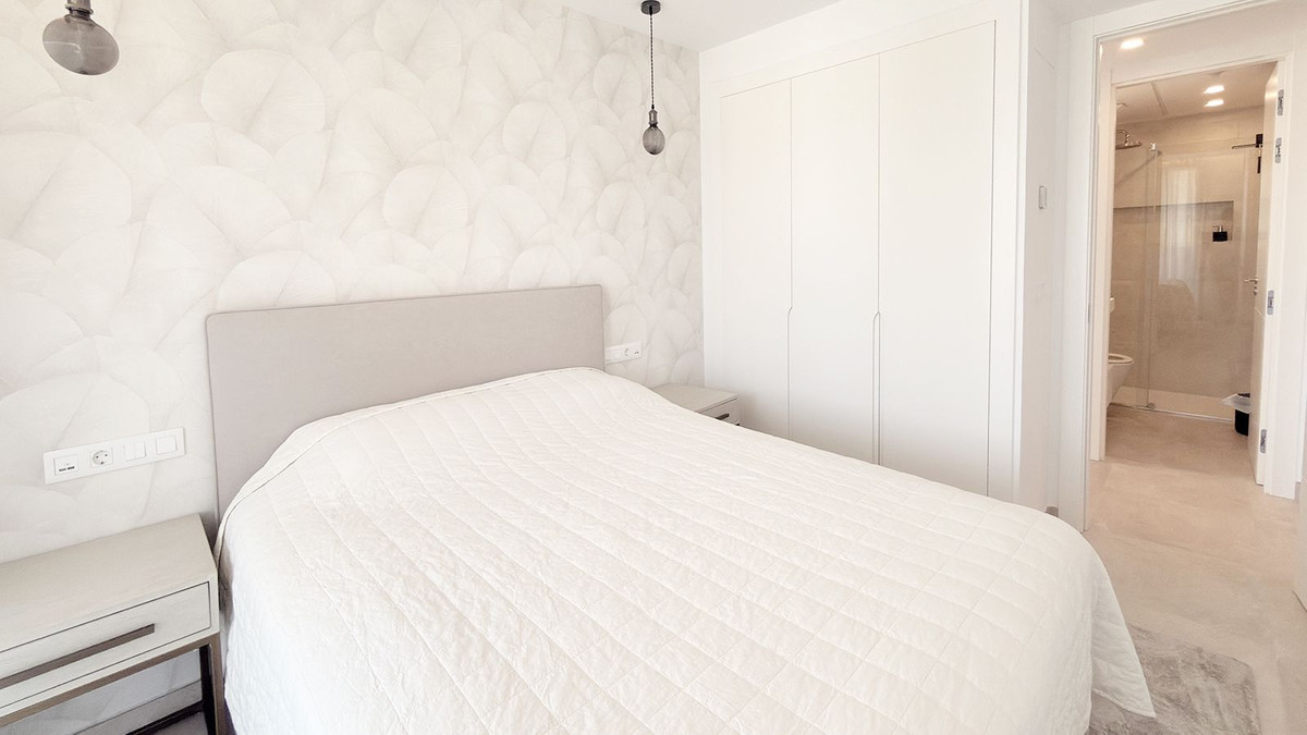 Se vende Apartamento Planta Media de 2 dormitorios en Costa Del Sol, Málaga, España