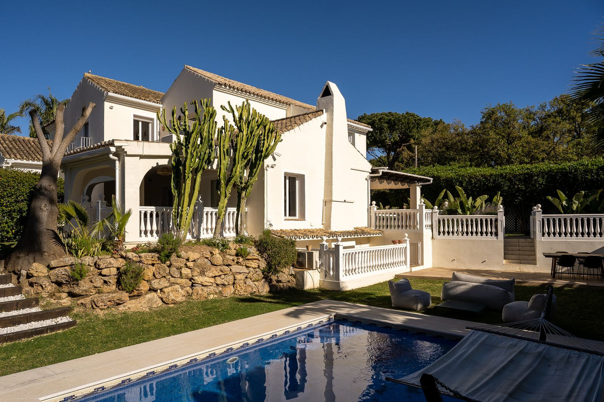 7 Bed Townhouse for sale in El Rosario Costa Del Sol, Málaga, Spain