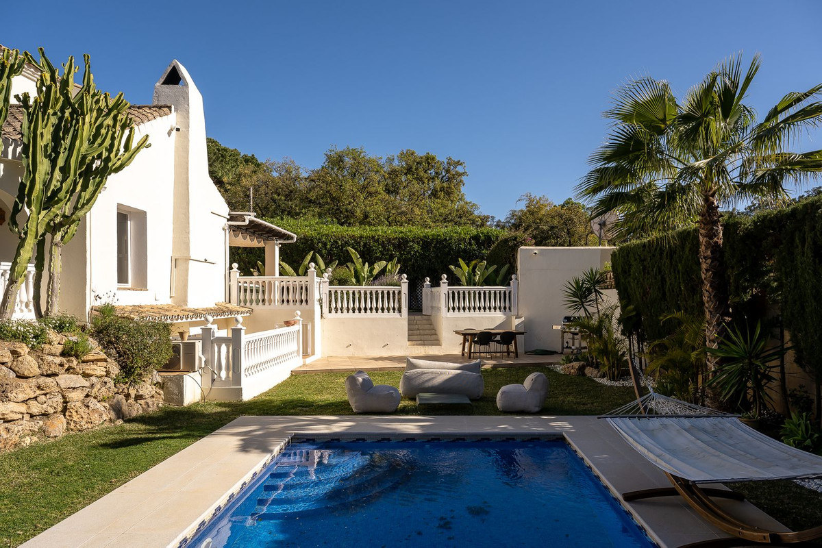 7 Bed Townhouse for sale in El Rosario Costa Del Sol, Málaga, Spain