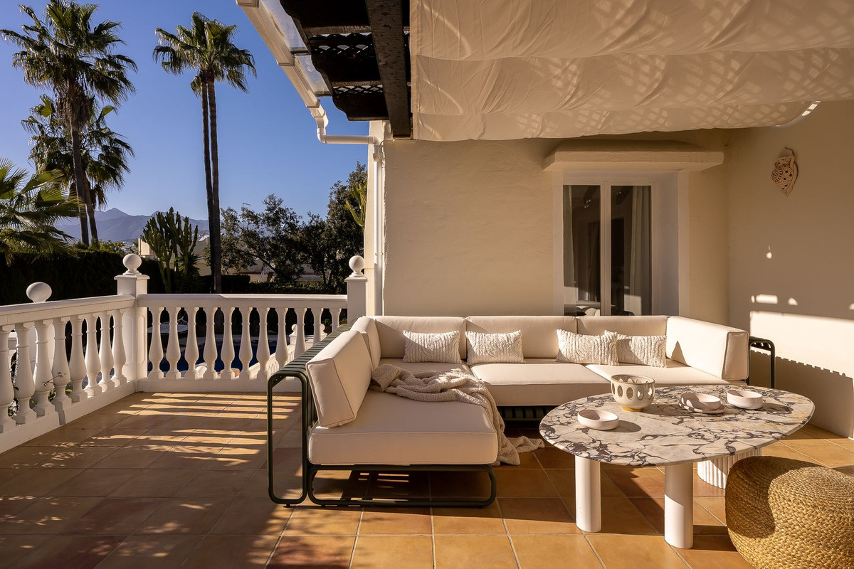 7 Bed Townhouse for sale in El Rosario Costa Del Sol, Málaga, Spain