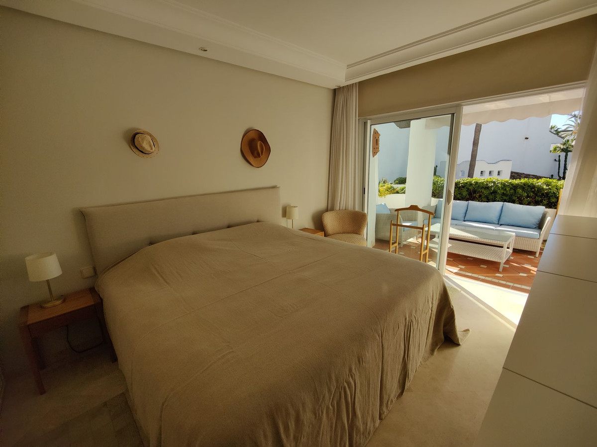 3 Bed Apartment for sale in Puerto Banús Costa Del Sol, Málaga, Spain