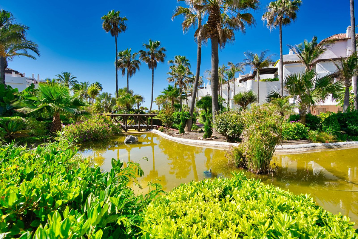 3 Bed Apartment for sale in Puerto Banús Costa Del Sol, Málaga, Spain