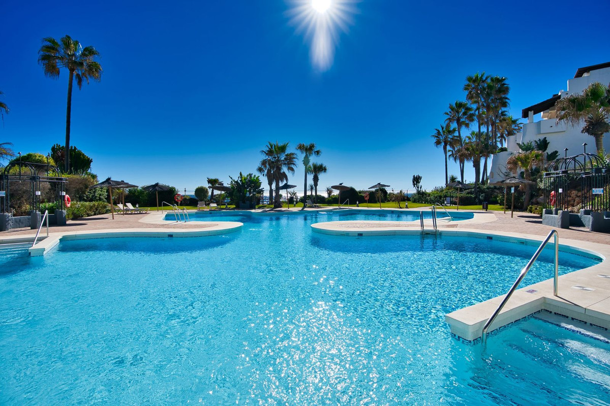 3 Bed Apartment for sale in Puerto Banús Costa Del Sol, Málaga, Spain