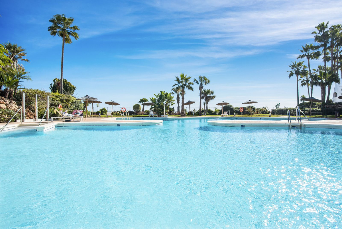 3 Bed Apartment for sale in Puerto Banús Costa Del Sol, Málaga, Spain