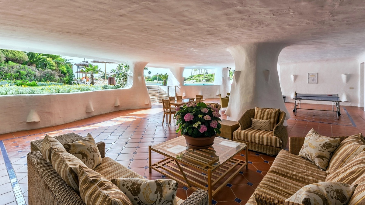 3 Bed Apartment for sale in Puerto Banús Costa Del Sol, Málaga, Spain