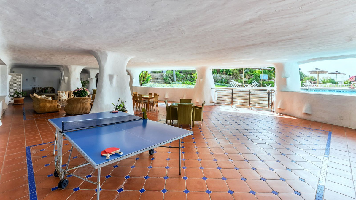 3 Bed Apartment for sale in Puerto Banús Costa Del Sol, Málaga, Spain