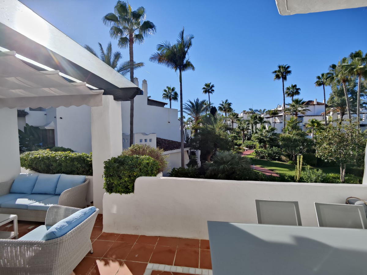 3 Bed Apartment for sale in Puerto Banús Costa Del Sol, Málaga, Spain