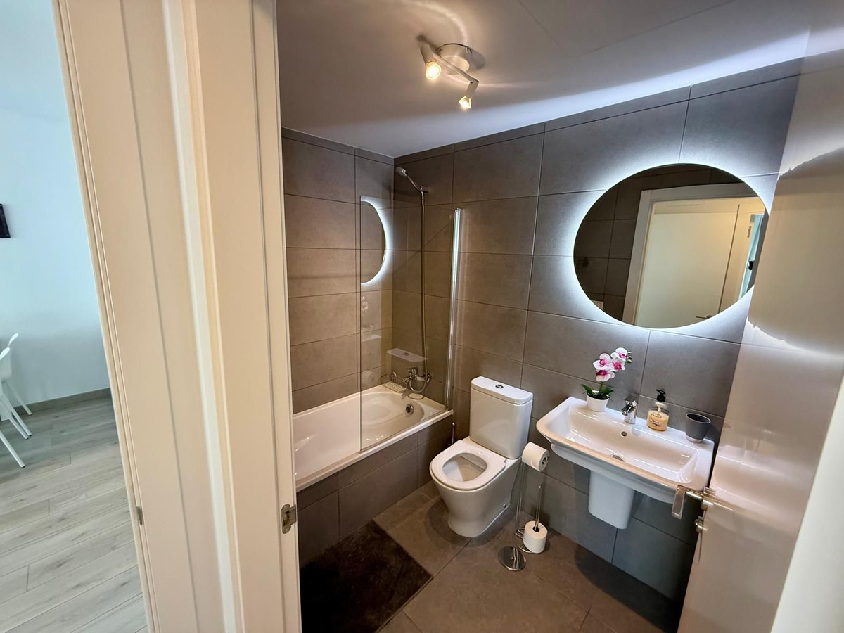 2 Bed Apartment for sale in Estepona Costa Del Sol, Málaga, Spain