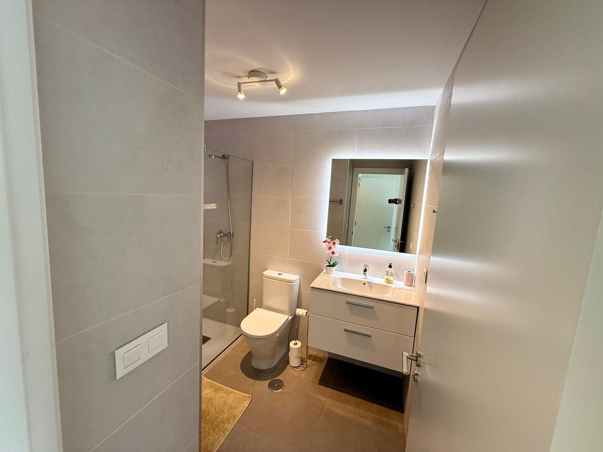 2 Bed Apartment for sale in Estepona Costa Del Sol, Málaga, Spain